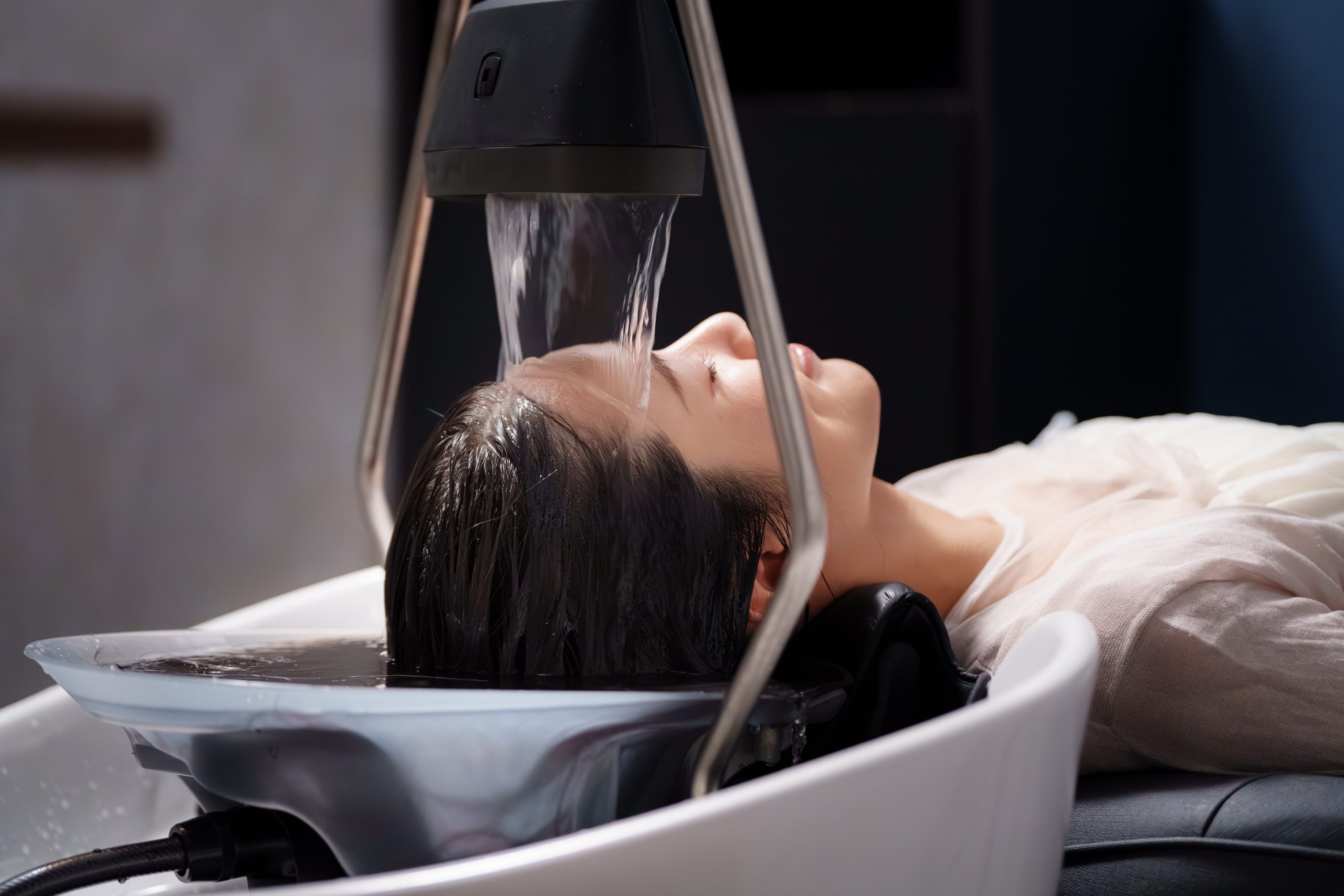 A,Woman,Receiving,A,Carbonated,Head,Spa